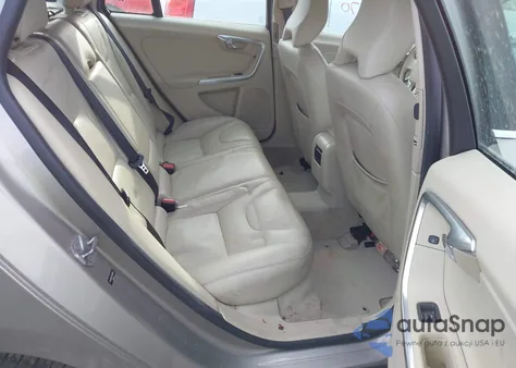 2015 Volvo V60 T5 Premier from USA, damaged, VIN YV140MEKXF1260633